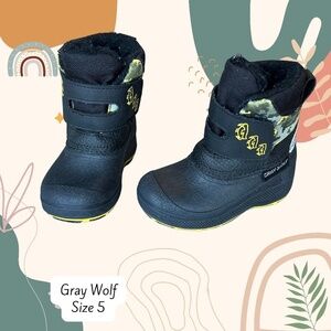 Gray Wolf toddler size 5 winter boots